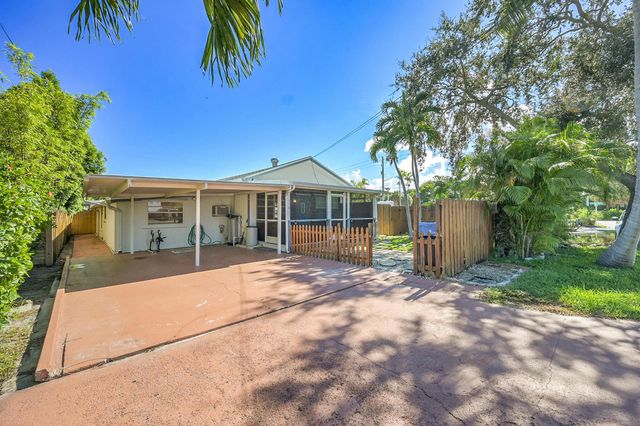 110 E Lake Worth Avenue, Lantana, FL 33462