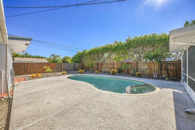110 E Lake Worth Avenue, Lantana, FL 33462