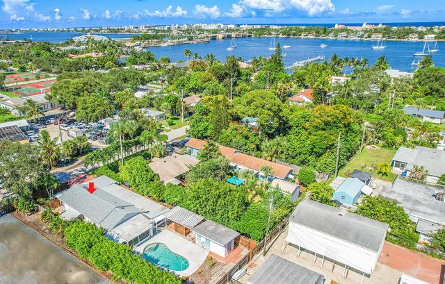 110 E Lake Worth Avenue, Lantana, FL 33462