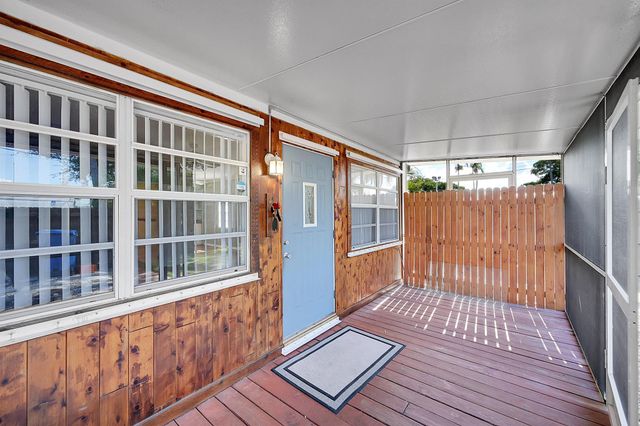 110 E Lake Worth Avenue, Lantana, FL 33462