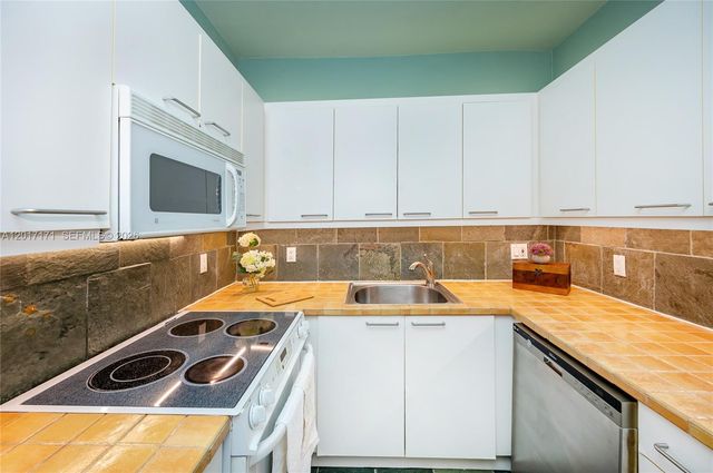 32 Calabria Ave 1, Coral Gables, FL 33134