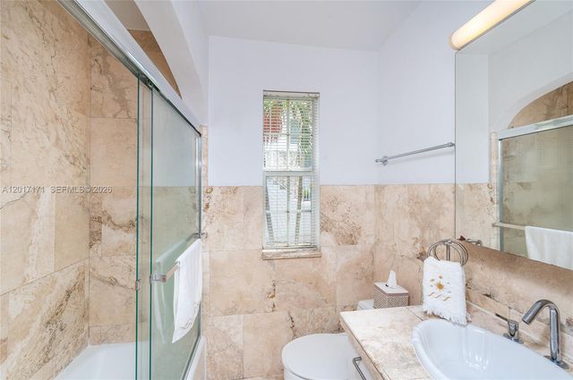 32 Calabria Ave 1, Coral Gables, FL 33134