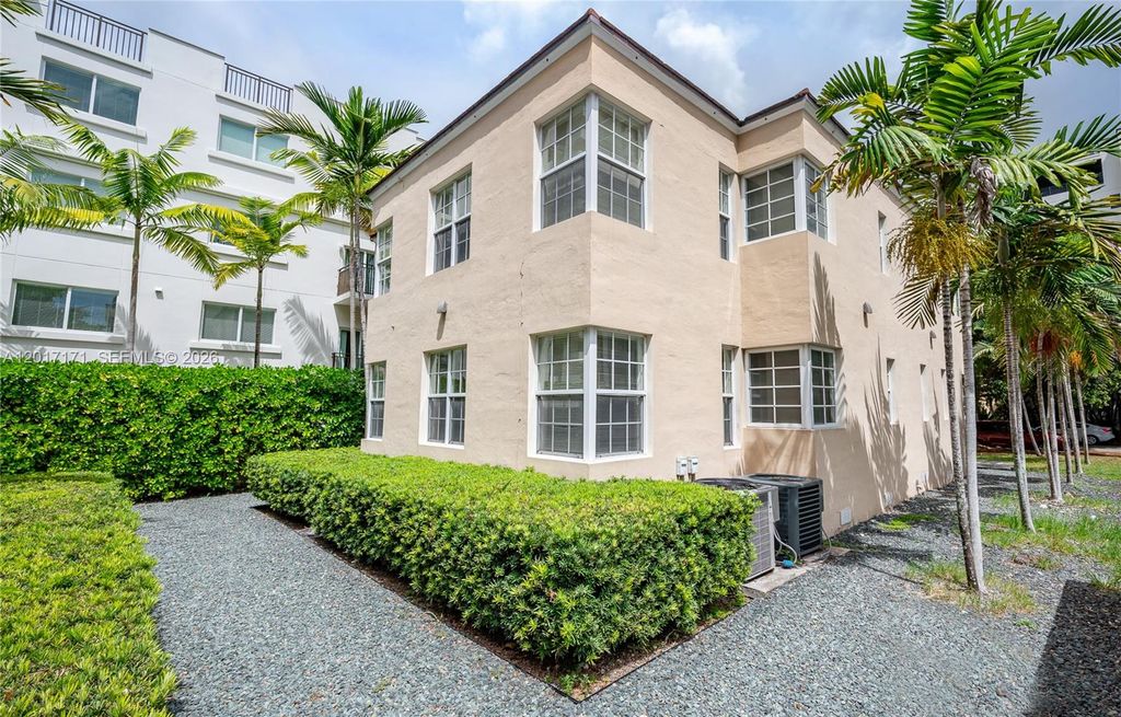 32 Calabria Ave 1, Coral Gables, FL 33134
