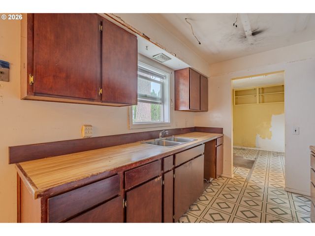 200 N 3RD Ave, Ridgefield, WA 98642