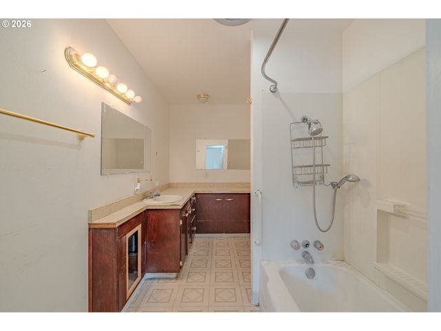 200 N 3RD Ave, Ridgefield, WA 98642