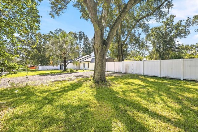 12726 BARRETT DRIVE, Tampa, FL 33624