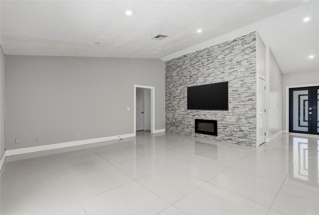 12726 BARRETT DRIVE, Tampa, FL 33624