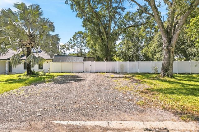 12726 BARRETT DRIVE, Tampa, FL 33624