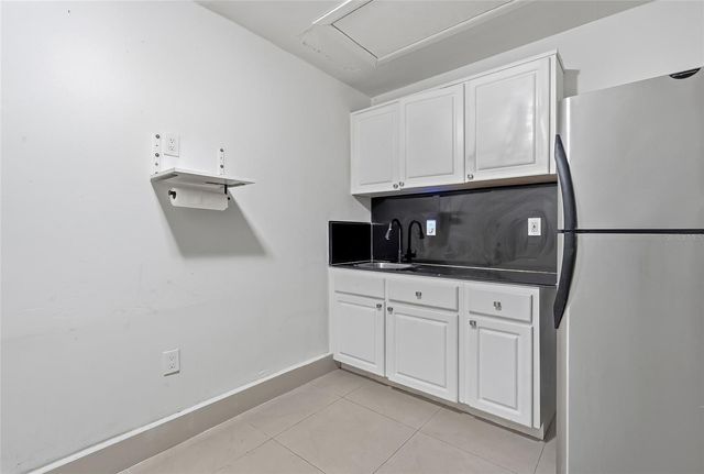 12726 BARRETT DRIVE, Tampa, FL 33624