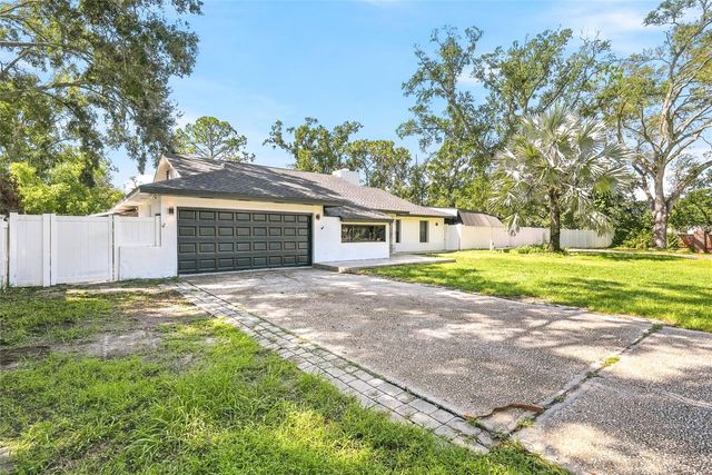 12726 BARRETT DRIVE, Tampa, FL 33624