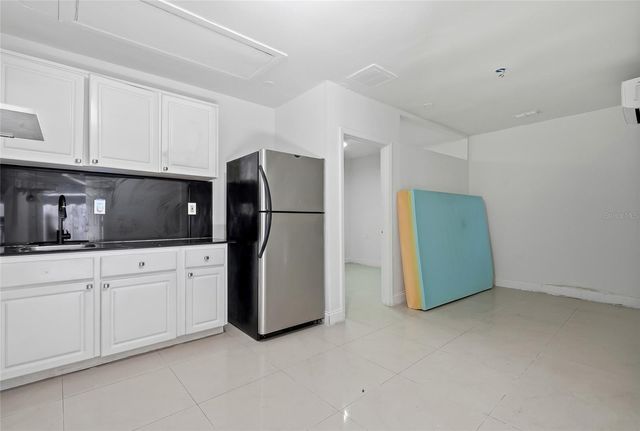 12726 BARRETT DRIVE, Tampa, FL 33624