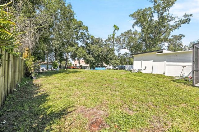 12726 BARRETT DRIVE, Tampa, FL 33624