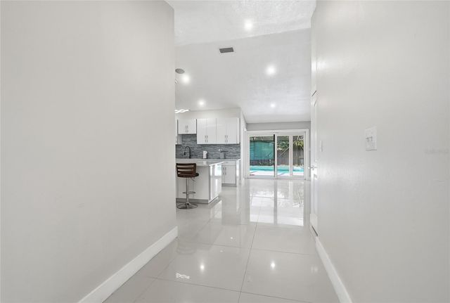 12726 BARRETT DRIVE, Tampa, FL 33624