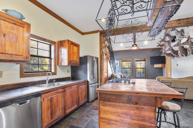 12724 Pittman Rd, St Francisville, LA 70775