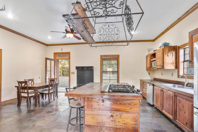 12724 Pittman Rd, St Francisville, LA 70775