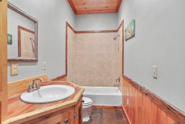 12724 Pittman Rd, St Francisville, LA 70775