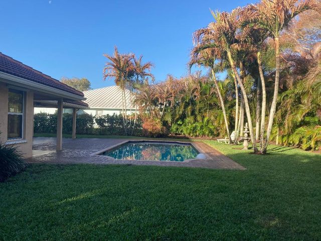 8437 SE Woodcrest Place, Hobe Sound, FL 33455