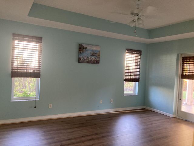 8437 SE Woodcrest Place, Hobe Sound, FL 33455