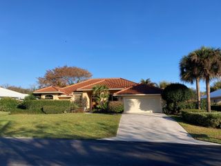 8437 SE Woodcrest Place, Hobe Sound, FL 33455