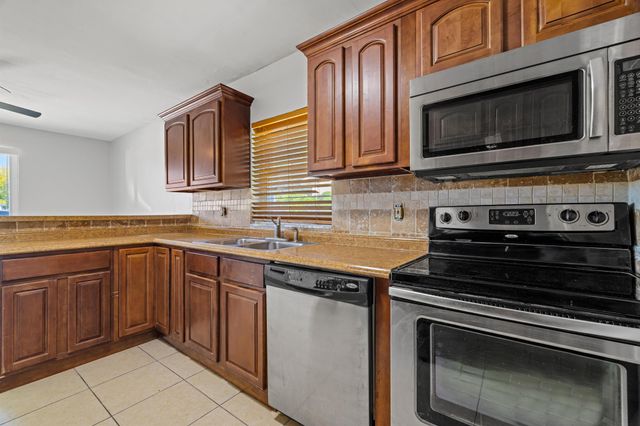 6961 Southgate Boulevard, Margate, FL 33068