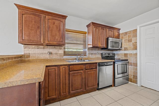 6961 Southgate Boulevard, Margate, FL 33068