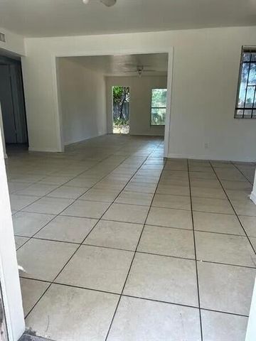 1601 Avenue H W Avenue W, Riviera Beach, FL 33404