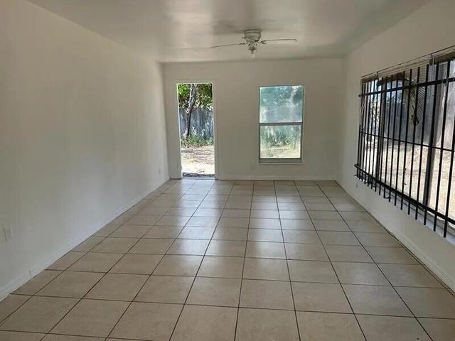 1601 Avenue H W Avenue W, Riviera Beach, FL 33404