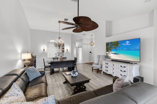 8196 Vía Di Veneto, Boca Raton, FL 33496