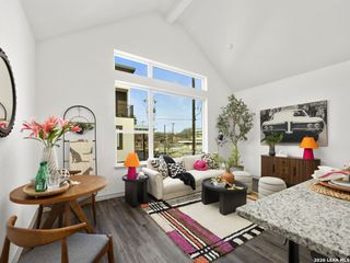 310 W Evergreen St # 113, San Antonio, TX 78212