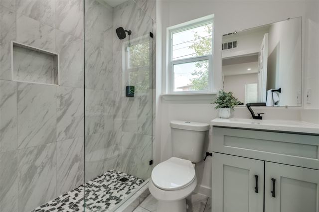 1200 E 52nd ST 205, Austin, TX 78723