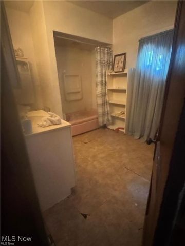 12517 Arlington Avenue, Cleveland, OH 44108