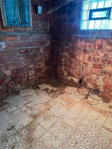 12517 Arlington Avenue, Cleveland, OH 44108