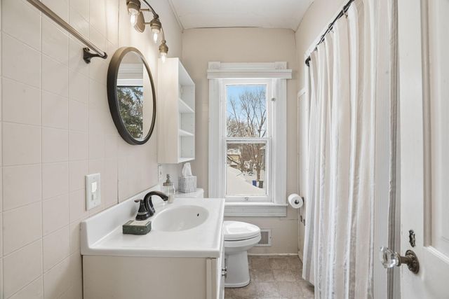 237 Page Street E, Saint Paul, MN 55107