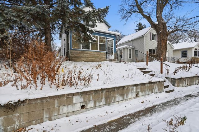 237 Page Street E, Saint Paul, MN 55107