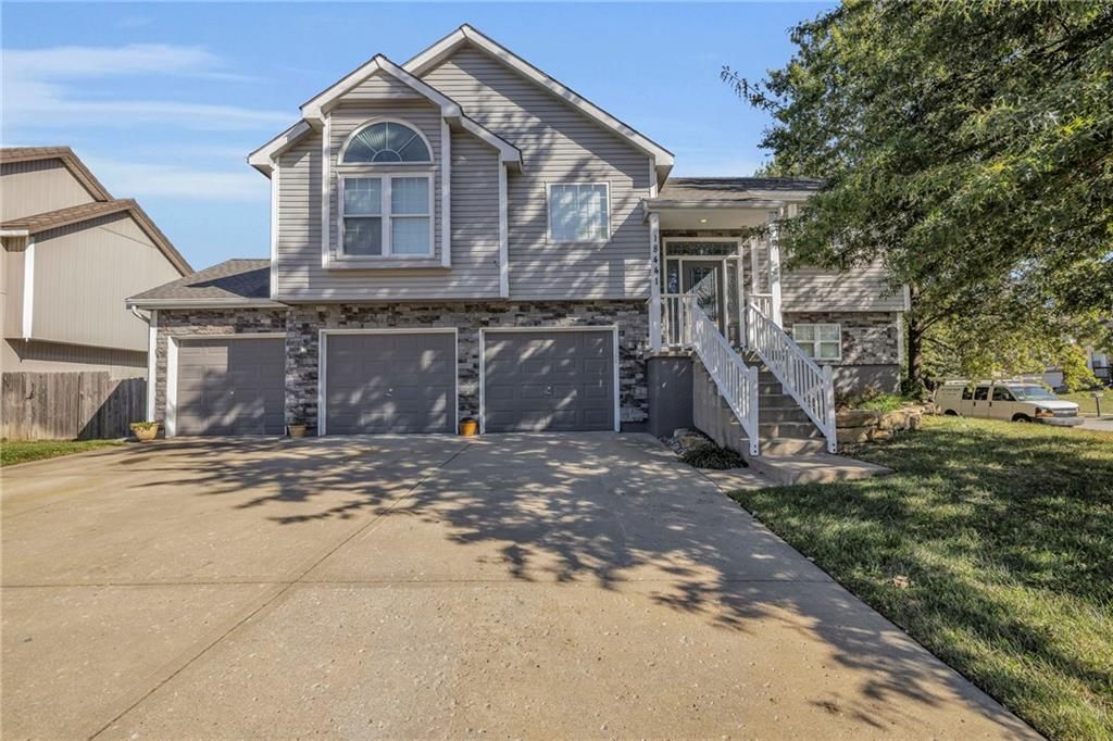 18441 Spruce Street, Gardner, KS 66030