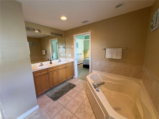 10031 Lake Cove DR 201, Fort Myers, FL 33908