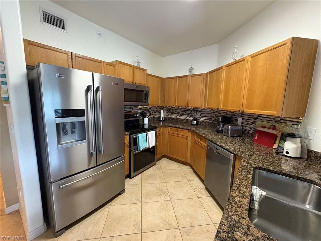 10031 Lake Cove DR 201, Fort Myers, FL 33908