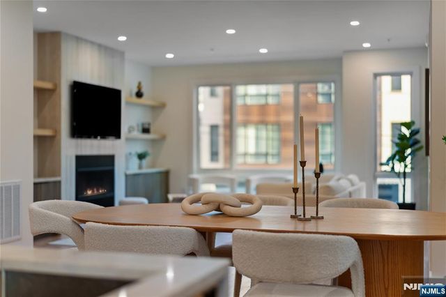 811 Jassamine Way, Fort Lee, NJ 07024