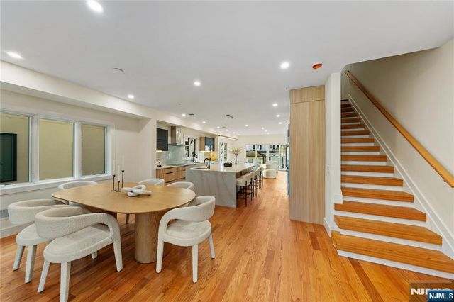 811 Jassamine Way, Fort Lee, NJ 07024