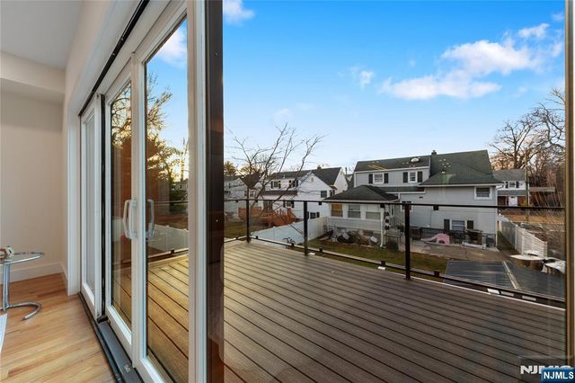 811 Jassamine Way, Fort Lee, NJ 07024