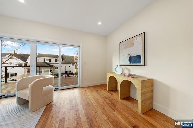 811 Jassamine Way, Fort Lee, NJ 07024