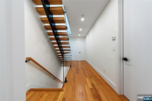 811 Jassamine Way, Fort Lee, NJ 07024