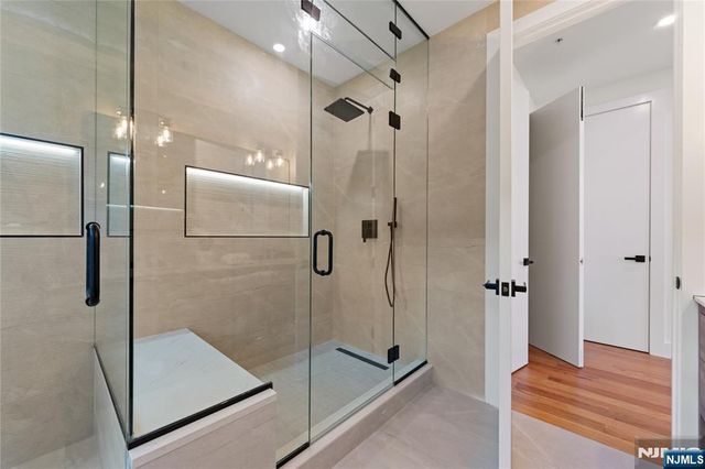 811 Jassamine Way, Fort Lee, NJ 07024