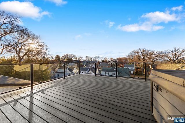 811 Jassamine Way, Fort Lee, NJ 07024