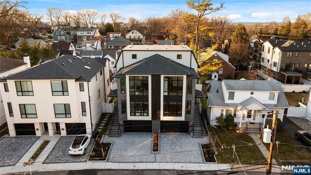 811 Jassamine Way, Fort Lee, NJ 07024