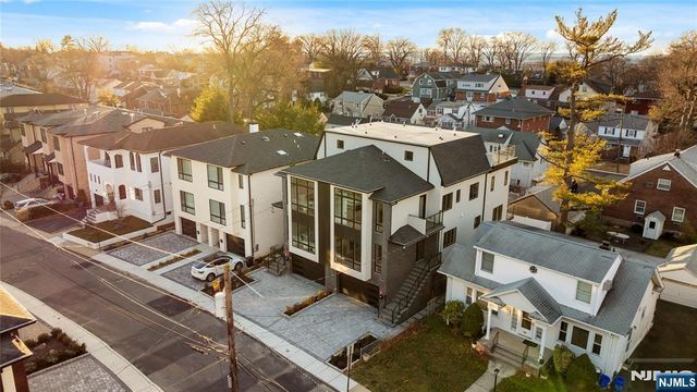 811 Jassamine Way, Fort Lee, NJ 07024