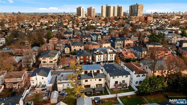 811 Jassamine Way, Fort Lee, NJ 07024