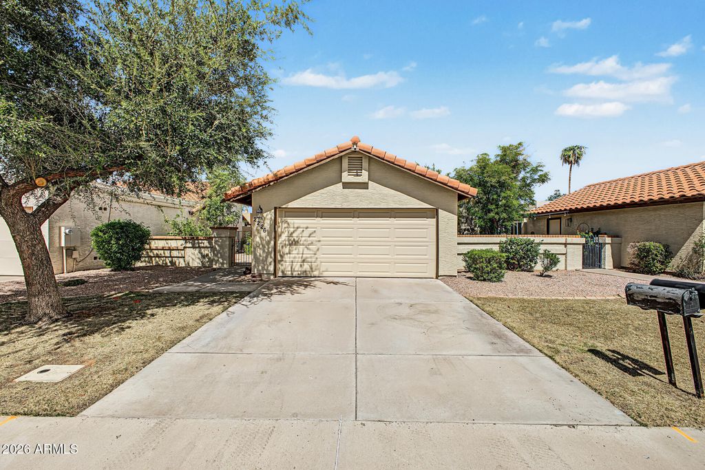 2226 E FAIRVIEW Avenue, Mesa, AZ 85204 — photo 2