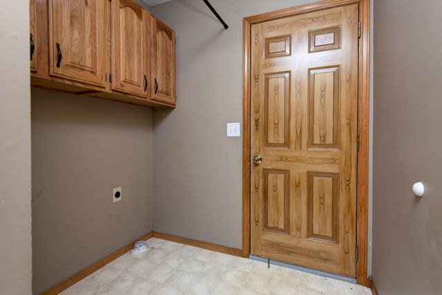 2129 E Cherryvale Street, Springfield, MO 65804