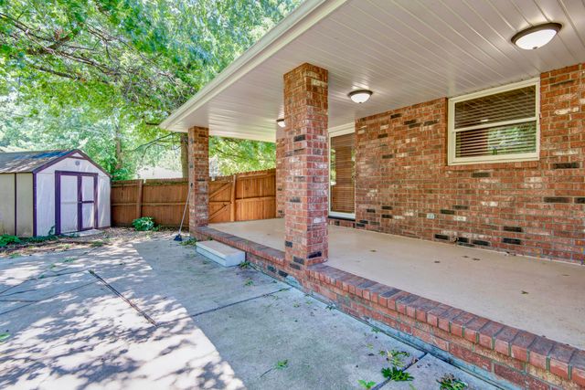 2129 E Cherryvale Street, Springfield, MO 65804